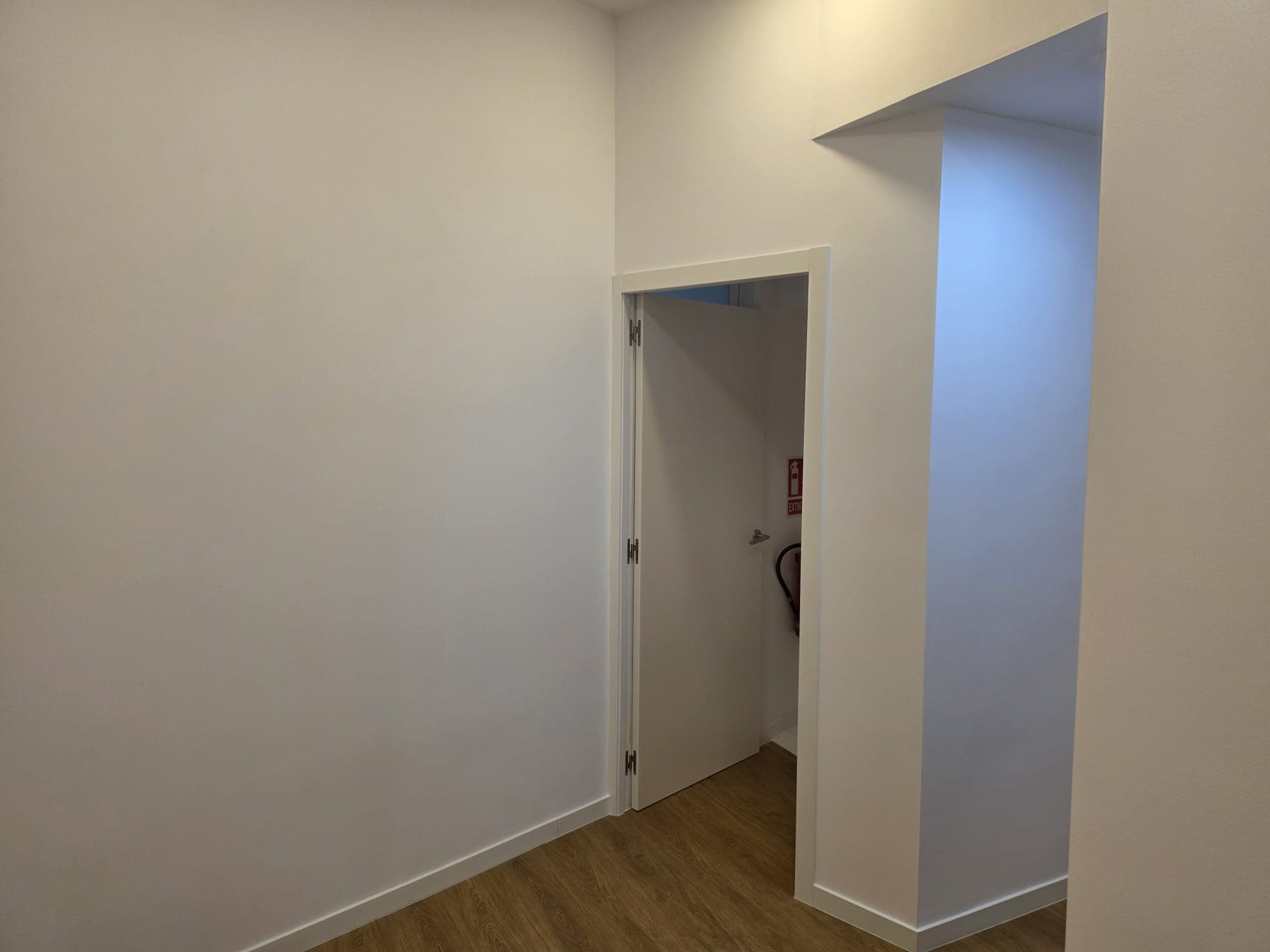 Bajo comercial — interior tras la reforma